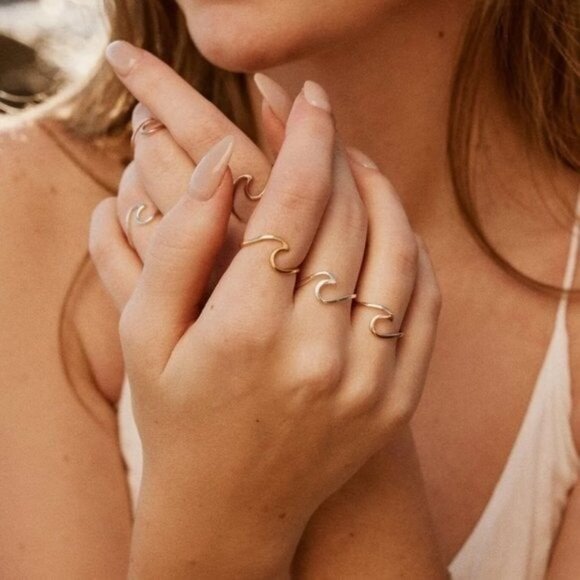 Jewelry - Gold Ring dainty gold wave ring WATERPROOF ocean wave ring sz 6, 7, 8 CUTE